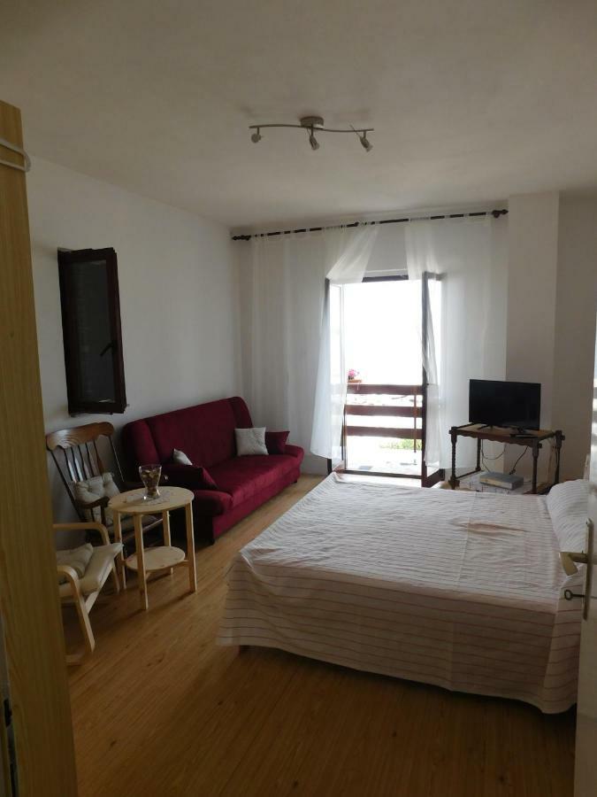 Apartmani Mikin Betina  Exterior photo