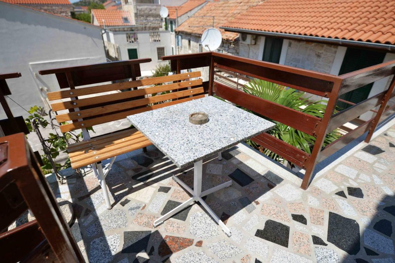 Apartmani Mikin Betina  Exterior photo